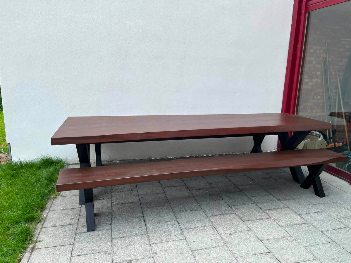 Flint boomstamtafel met twee banken in populier, op maat afgewerkt, geleverd in Edegem