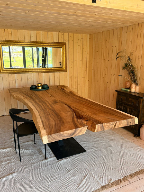 Suar boomstamtafel, geleverd in Keerbergen