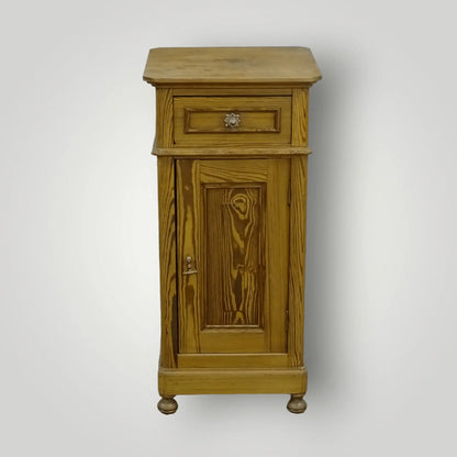 Antiek grenen nachtkastje(s) - Larix - Meubelen.be