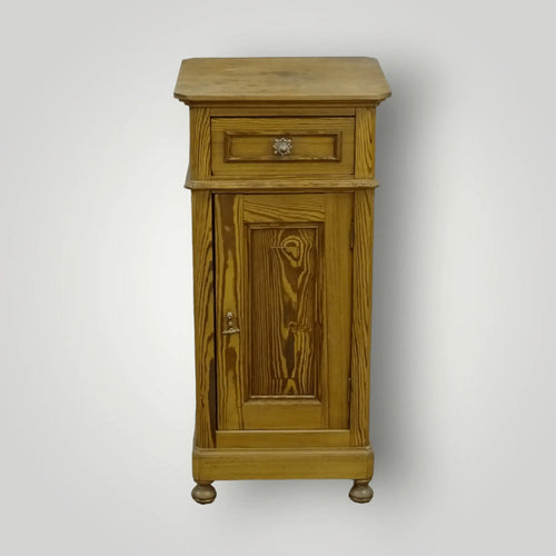 Antiek grenen nachtkastje(s) - Larix - Meubelen.be