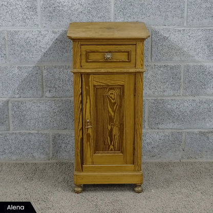 Antiek grenen nachtkastje(s) - Larix - Meubelen.be