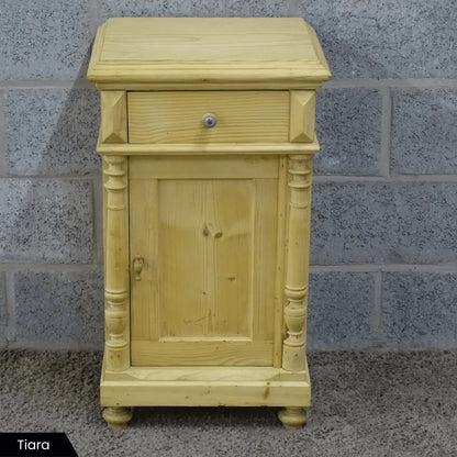 Antiek grenen nachtkastje(s) - Larix - Meubelen.be