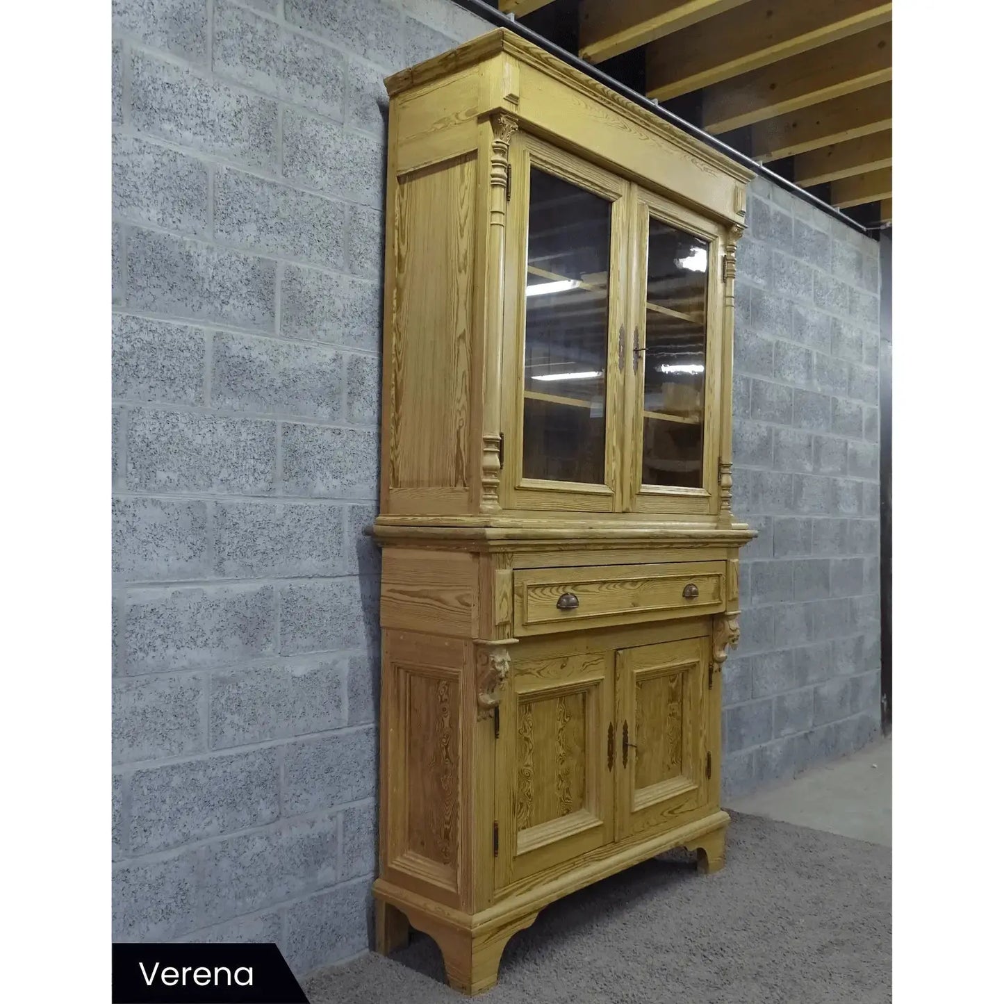 Antieke grenen vitrinekast(en) - Larix - Meubelen.be