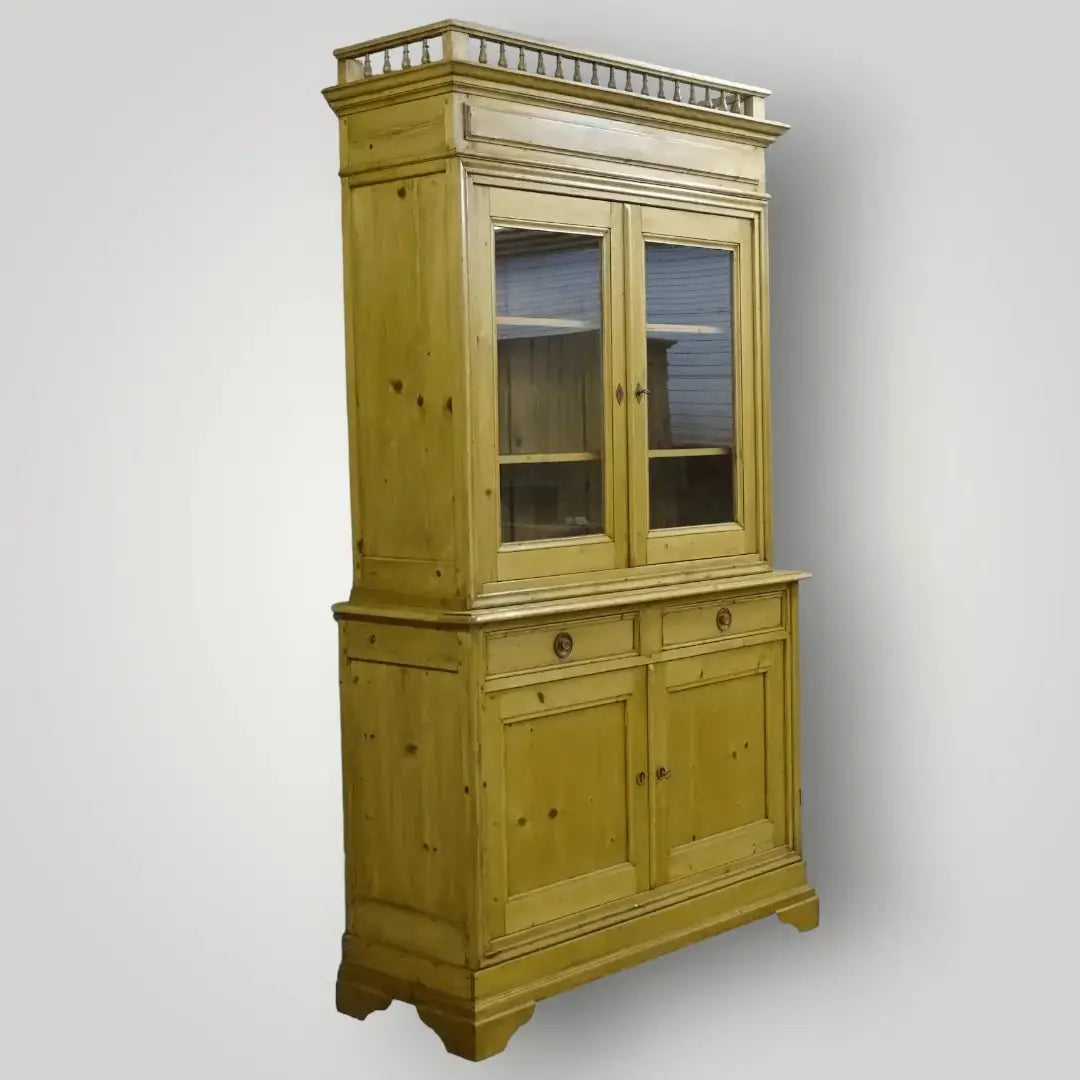 Antieke grenen vitrinekast(en) - Larix - Meubelen.be