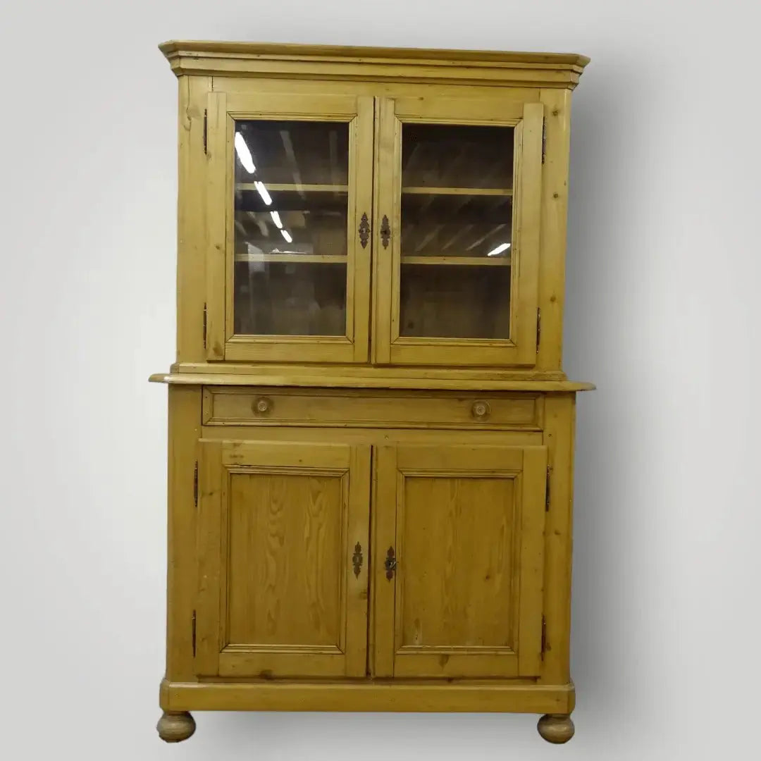 Antieke grenen vitrinekast(en) - Larix - Meubelen.be