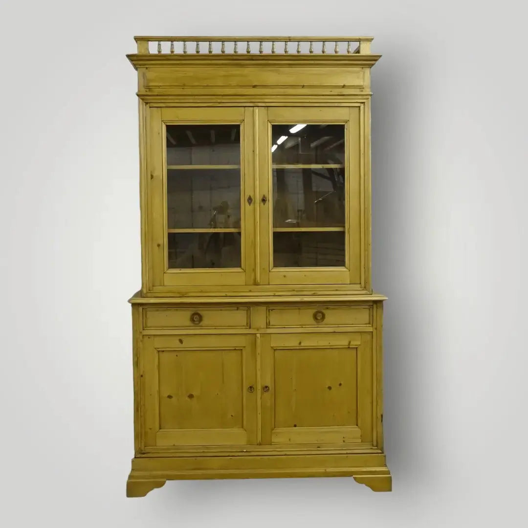 Antieke grenen vitrinekast(en) - Larix - Meubelen.be