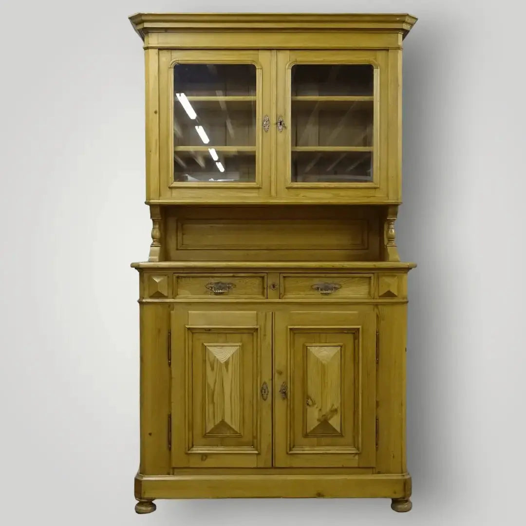 Antieke grenen vitrinekast(en) - Larix - Meubelen.be