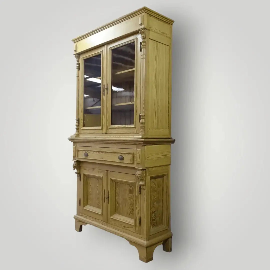 Antieke grenen vitrinekast(en) - Larix - Meubelen.be