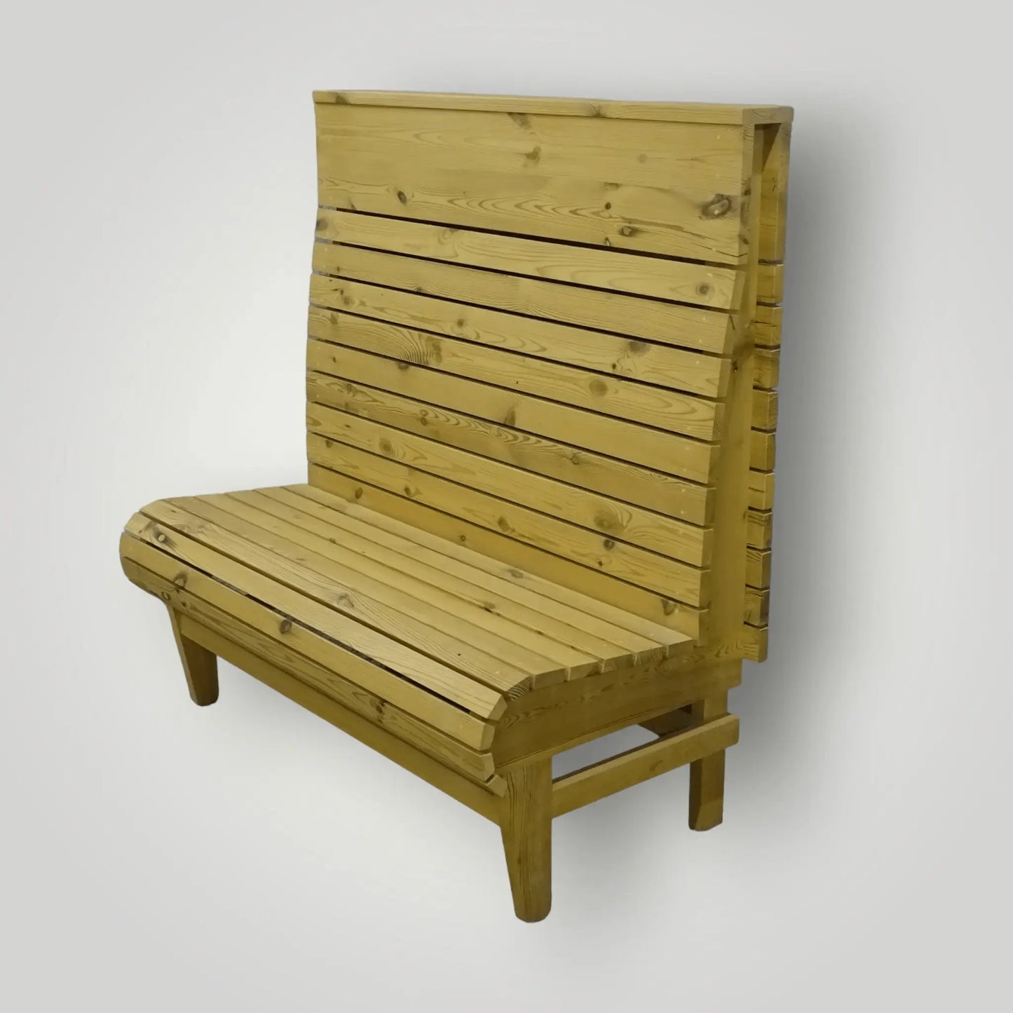 Houten treinbanken ook op maat verkrijgbaar - Larix - Meubelen.be