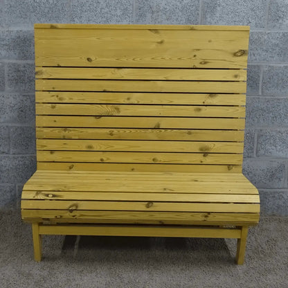 Houten treinbanken ook op maat verkrijgbaar - Larix - Meubelen.be