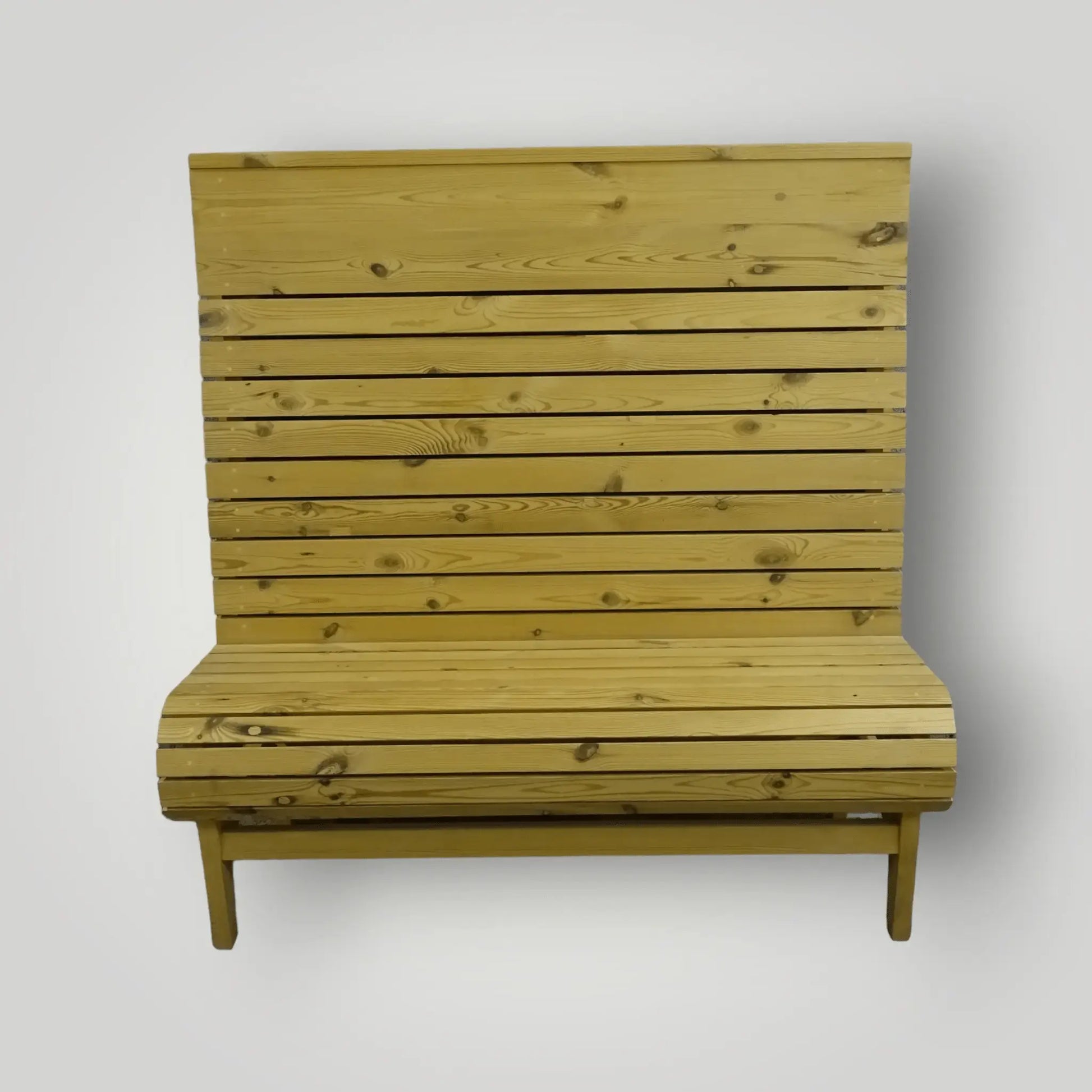 Houten treinbanken ook op maat verkrijgbaar - Larix - Meubelen.be