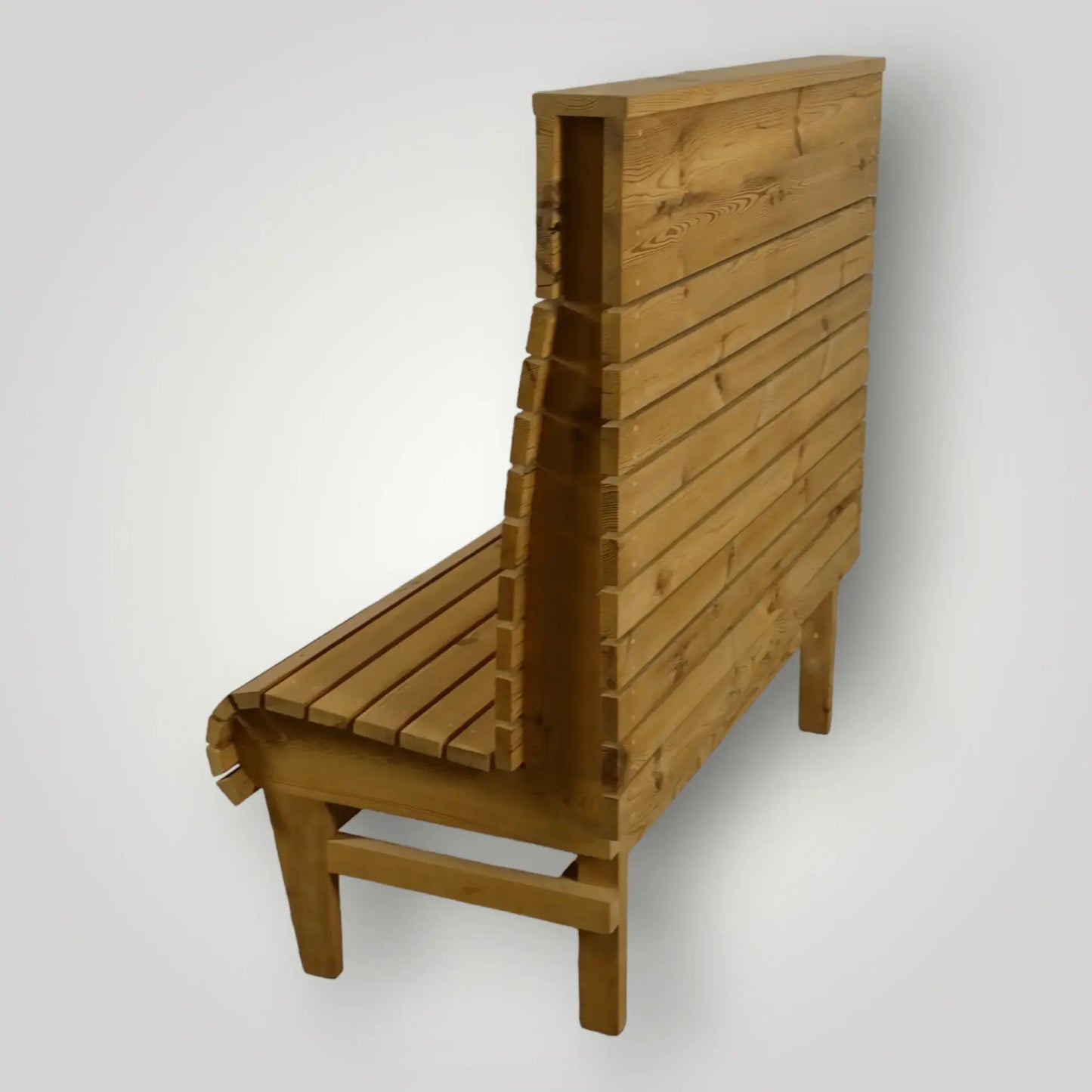 Houten treinbanken ook op maat verkrijgbaar - Larix - Meubelen.be