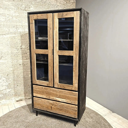 Industriële vitrinekasten uit Anayah collectie - Larix - Meubelen.be