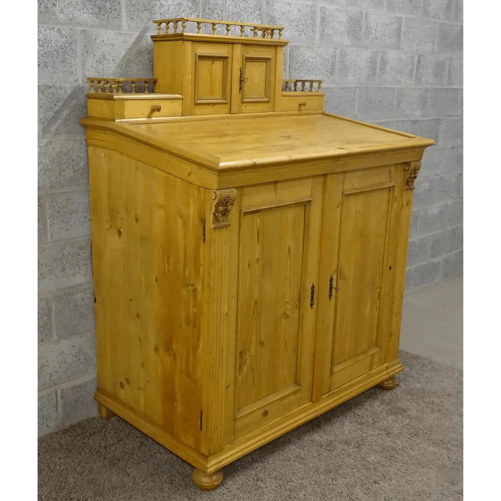 Old pine Sta bureau - Larix - Meubelen.be