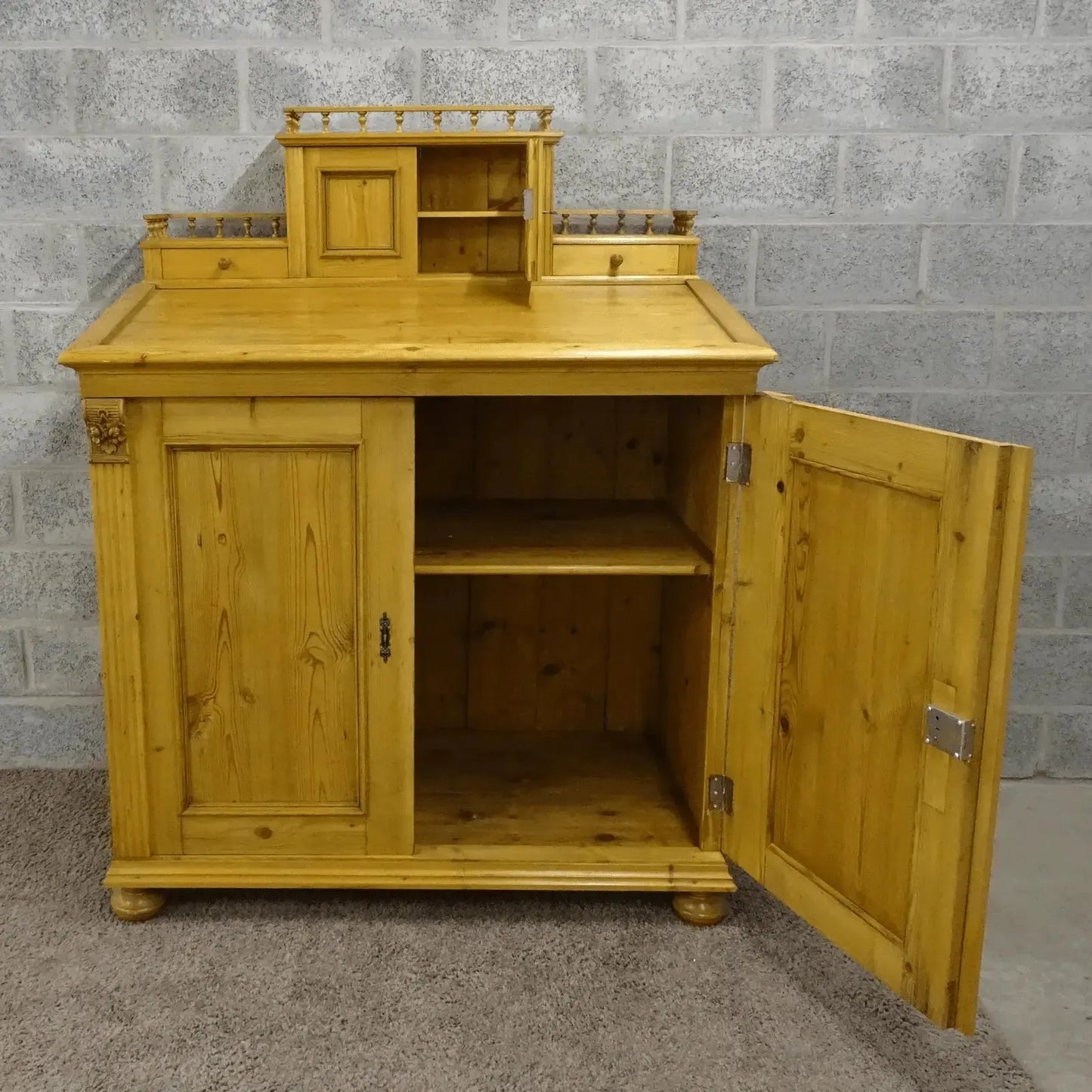 Old pine Sta bureau - Larix - Meubelen.be