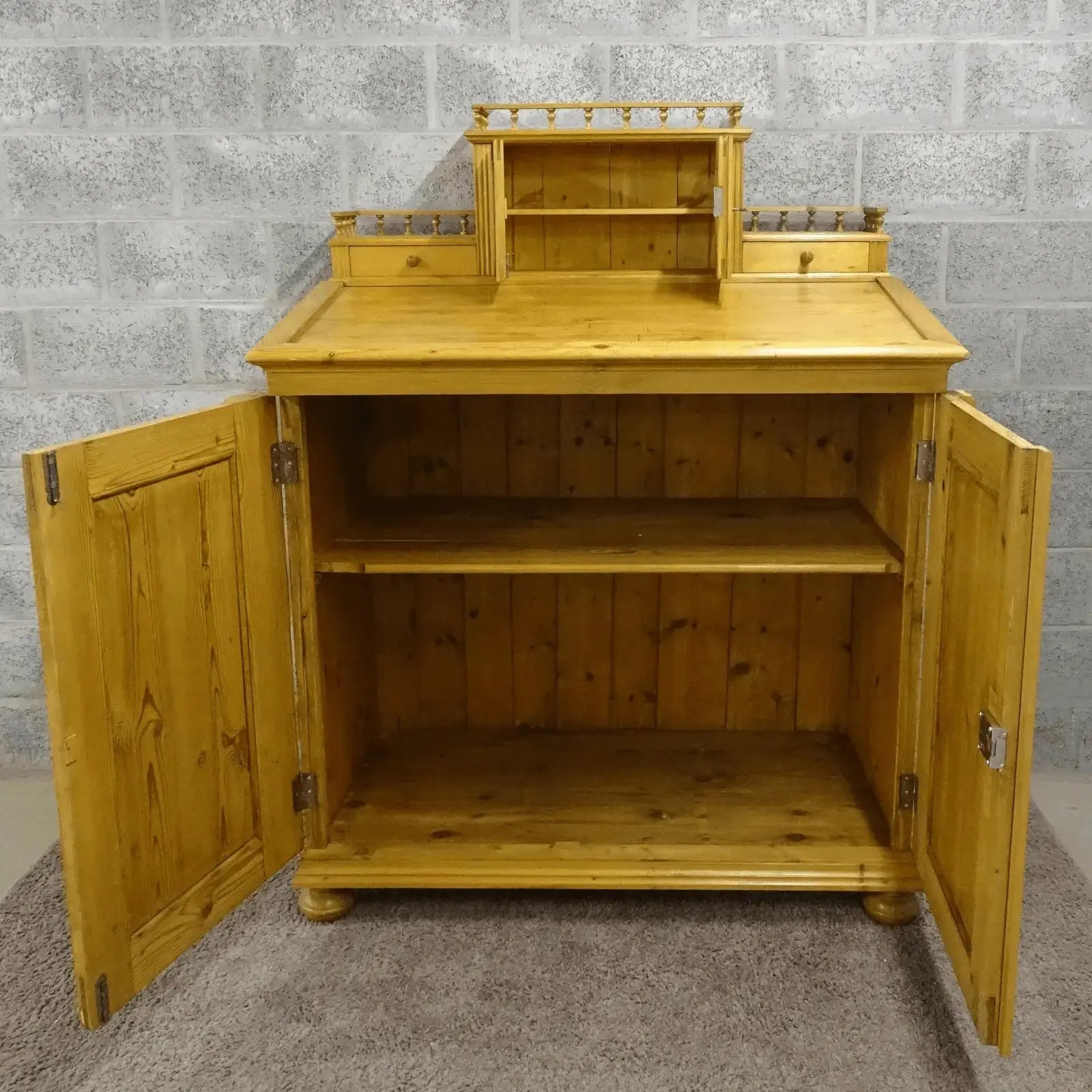 Old pine Sta bureau - Larix - Meubelen.be