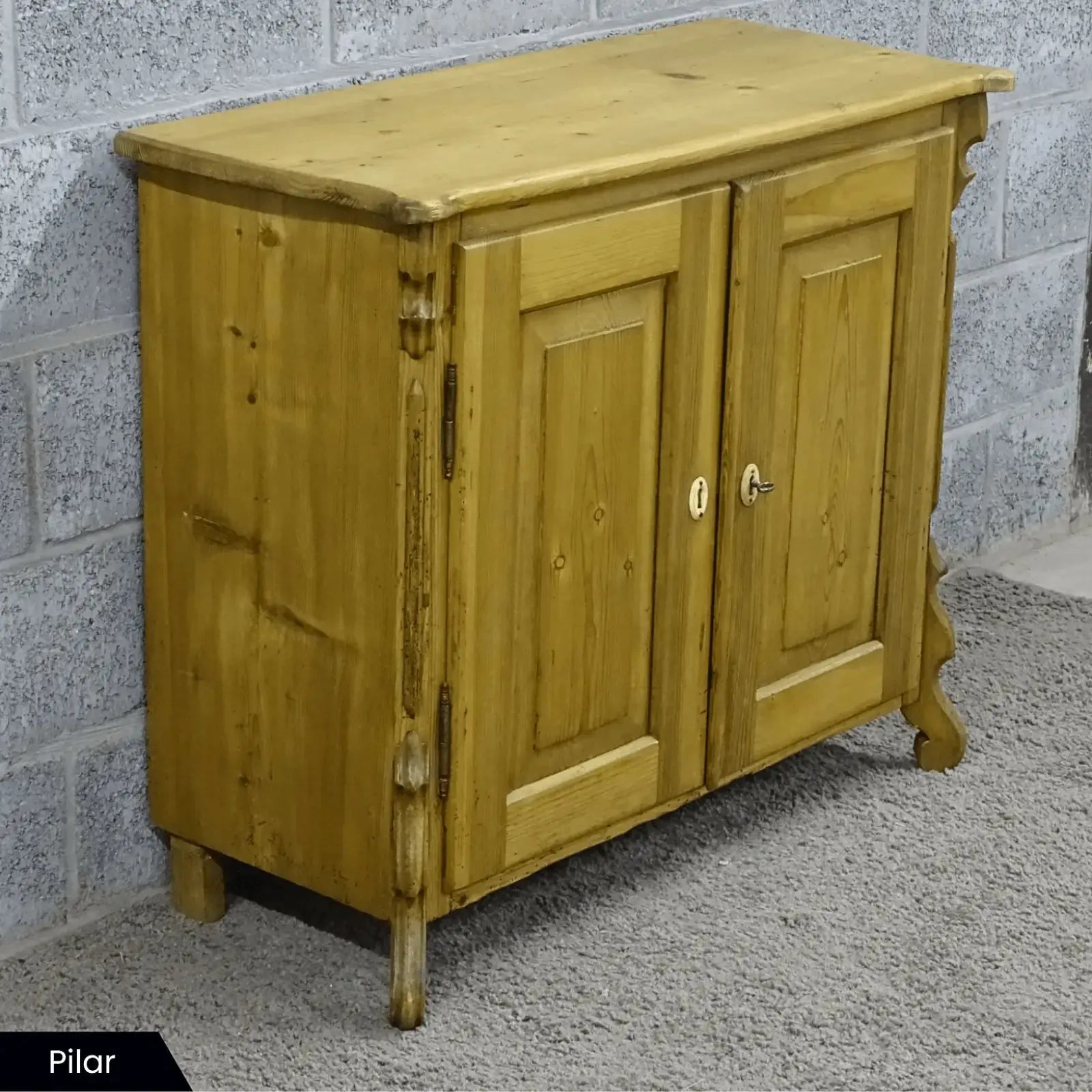 Old pine bijzetkastje(s) - Larix - Meubelen.be