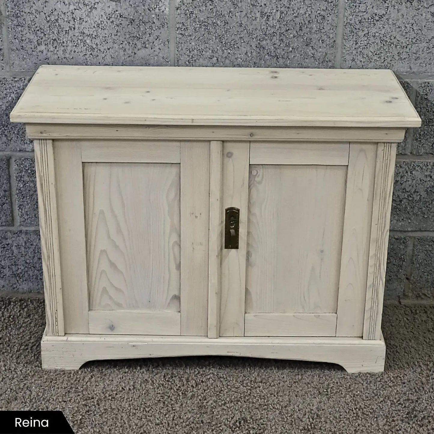 Old pine bijzetkastje(s) - Larix - Meubelen.be