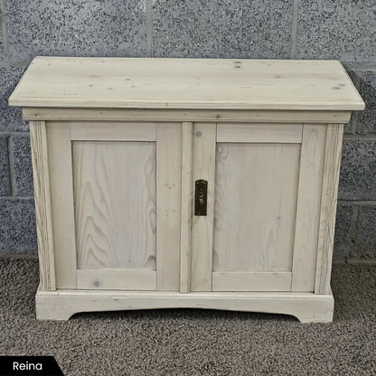 Old pine bijzetkastje(s) - Larix - Meubelen.be