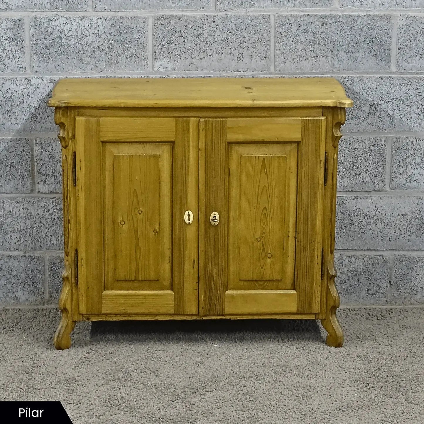 Old pine bijzetkastje(s) - Larix - Meubelen.be