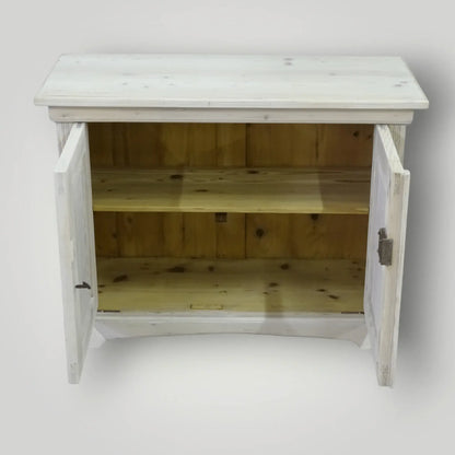 Old pine bijzetkastje(s) - Larix - Meubelen.be