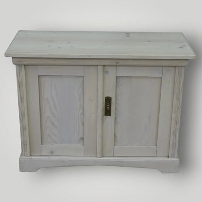 Old pine bijzetkastje(s) - Larix - Meubelen.be