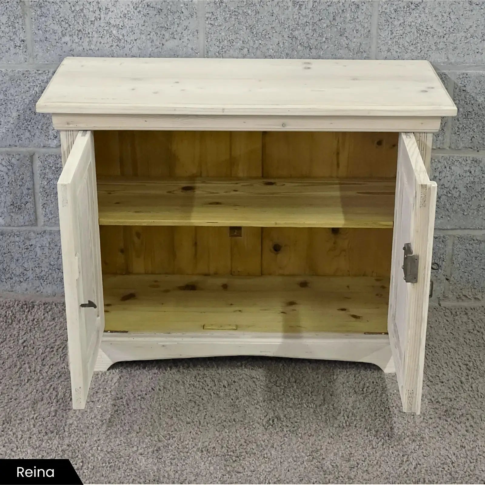 Old pine bijzetkastje(s) - Larix - Meubelen.be