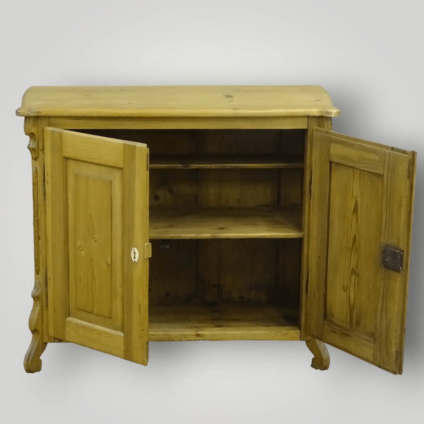 Old pine bijzetkastje(s) - Larix - Meubelen.be