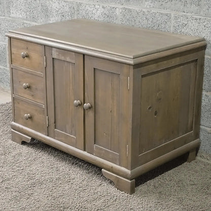 Old pine dressoirs - Larix - Meubelen.be