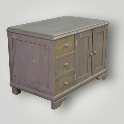 Old pine dressoirs - Larix - Meubelen.be