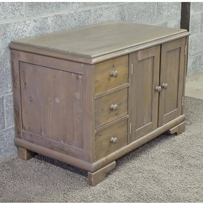 Old pine dressoirs - Larix - Meubelen.be