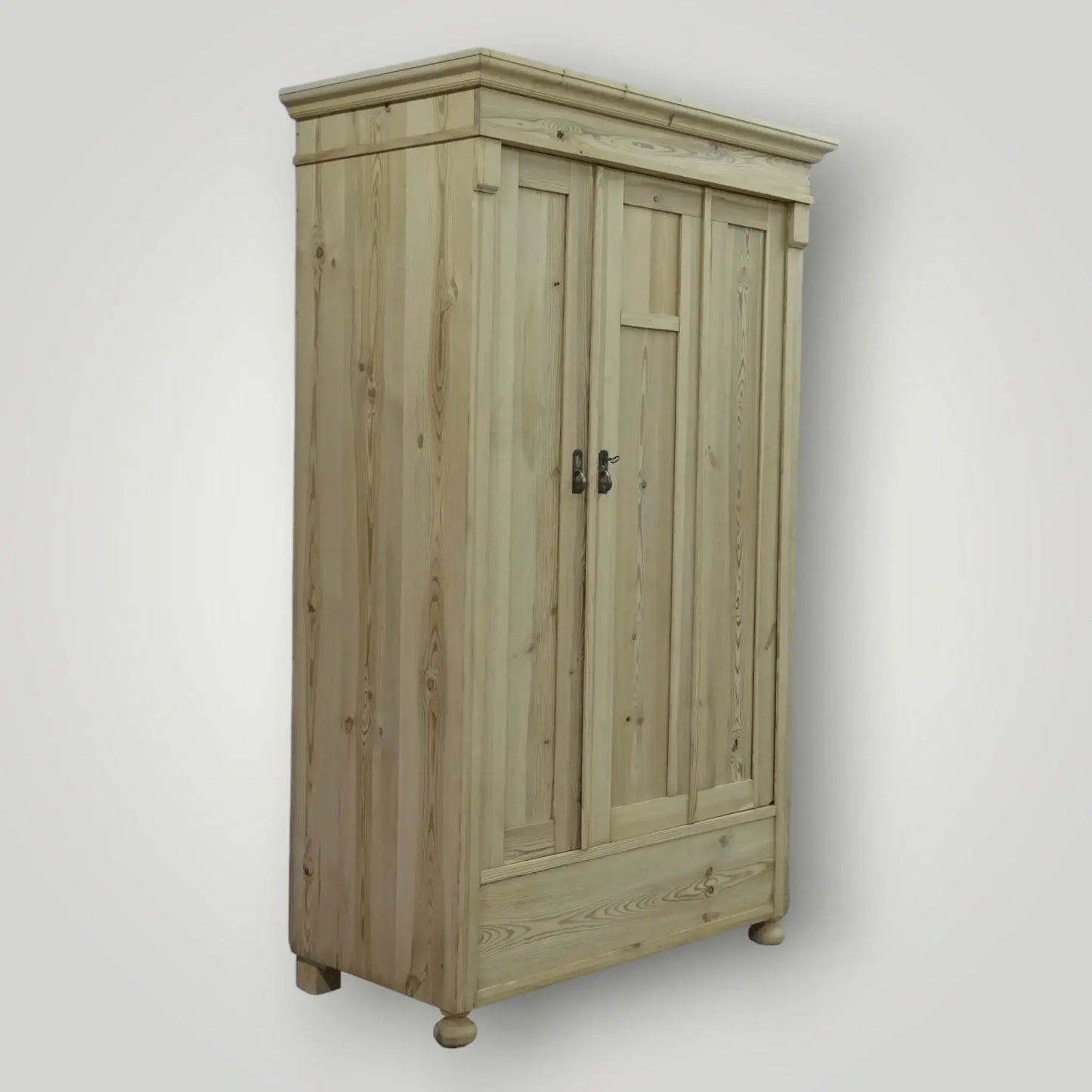 Oud grenen garderobekasten voor in de hal - Larix - Meubelen.be