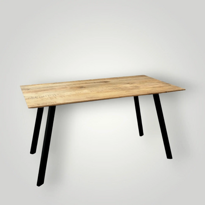 Rechte industriële eettafels uit de Berlin collectie - Larix - Meubelen.be