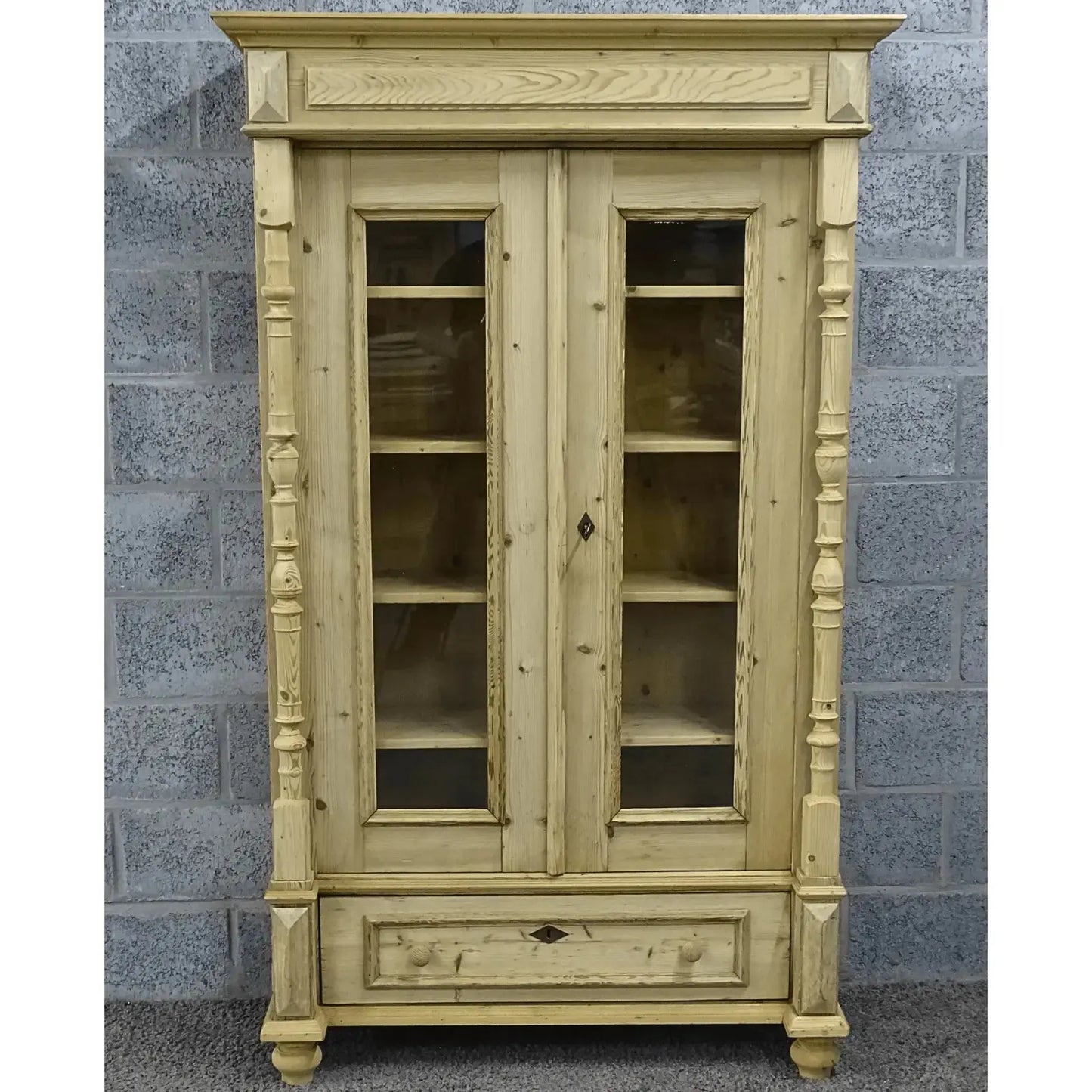 houten boekenkast(en) met deuren - Larix - Meubelen.be