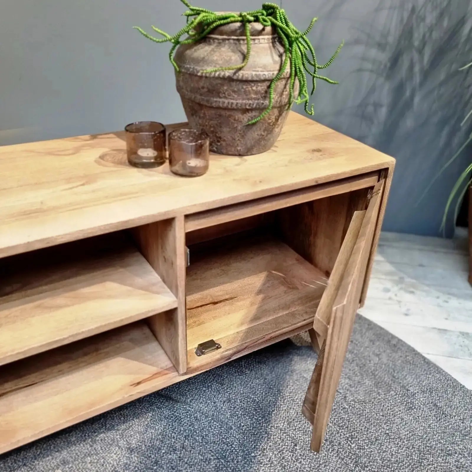 Mangohouten Tv - meubels uit de Bibi collectie 150cm - Larix - Meubelen.be