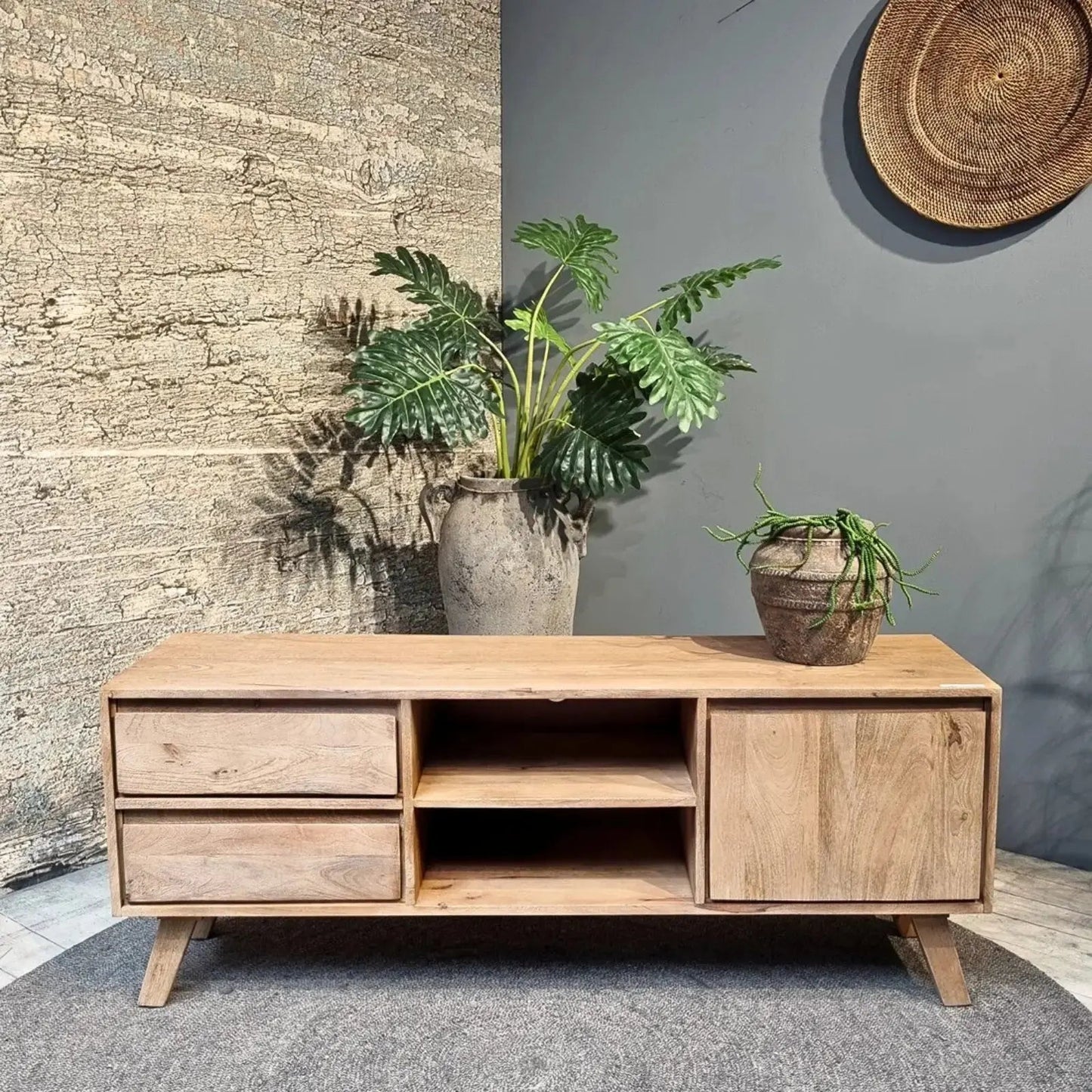 Mangohouten Tv - meubels uit de Bibi collectie 150cm - Larix - Meubelen.be